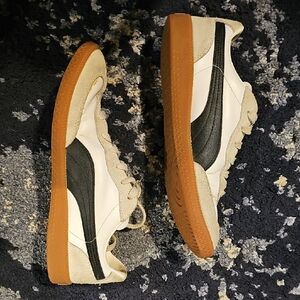 Puma Women's White and Black Sneakers with Tan Soles. Very Good Used Condition
